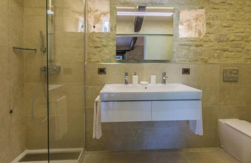 Scenic villa with heated pool - Foto 30