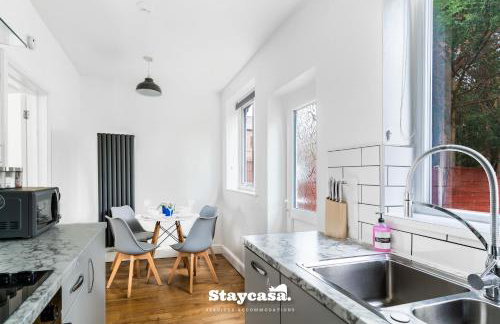 Spacious 2BR Home w Garden 2-Min Walk to Town - Foto 18