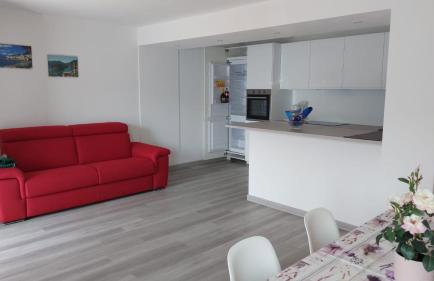 Aurora Lake Apartment - Photo 10