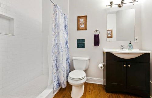 Montgomery Apartments on Magazine Street - Foto 87