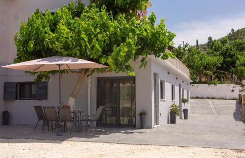 Staianna Suites-Elegante Suite Mouria - Foto 19