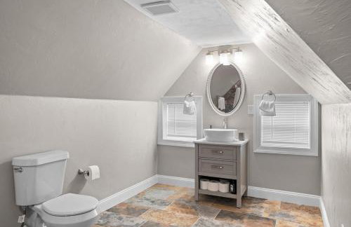 Games,BBQ, Netflix plus FREE Parking Near Bakery Square - Foto 31