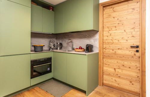 FLORA ALPINA EXPERIENCE - "Ski-to-Door" Brand New Chalet Apartments with Indoor Garage and Mountain View - Foto 21