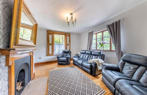 6 Bedroom Country Cottage with Hot Tub - Photo 5