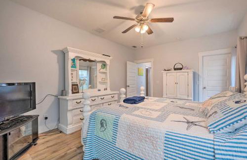 Modern PCB Home with Private Yard and Pool Access - Foto 14