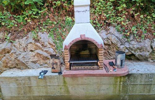 Blue House - Photo 2