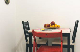 Newly adapted Studio 88 with free parking - Photo 14