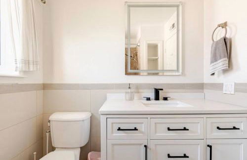 Spacious and Exclusive Oasis 6BR 3BA - Photo 20