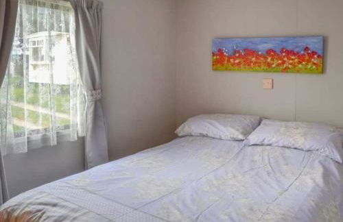 Norfolk Poppy Caravan - Sleeps 4 - WiFi and Sky TV Included - Foto 19