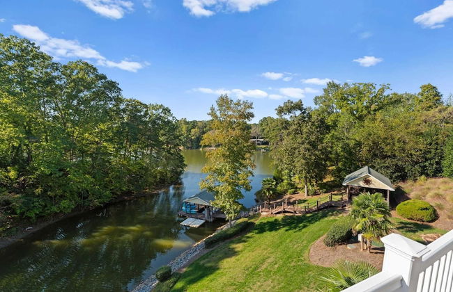 Lakefront 6bdr, Priv Dock, Game Room, Firepit Jake's Lake House by Avantstay - Foto 51