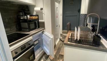 Studio 49 home from home - Photo 3