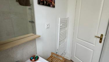 Cosy DUNOIS Studio rénové avec possibilité parking - Foto 5, Shower