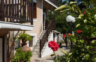 Sofia's Garden by Booking Kottas - Foto 35