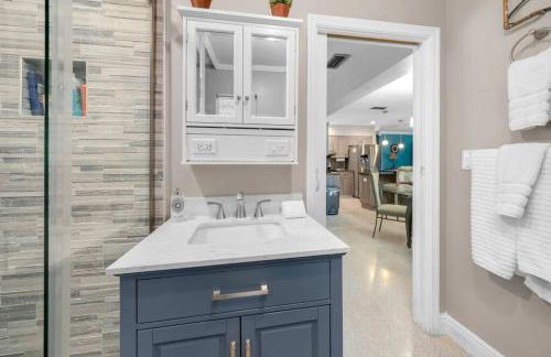 Palm Paradise-Seaside Home w Heated Saltwater Pool - Photo 14