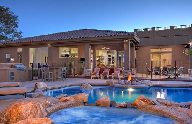 Custom Home! 2+ Acres True Indoor-outdoor Living! - Foto 1