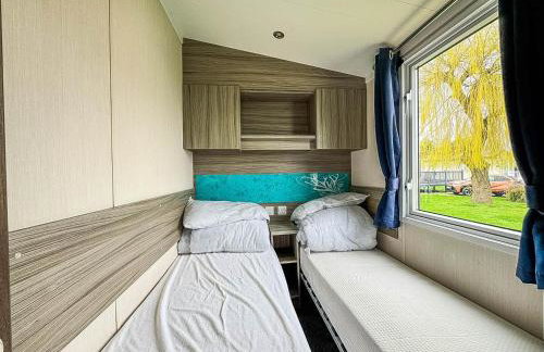 Lovely 8 Berth Caravan In Essex, At Steeple Bay Holiday Park Ref 36059A - Foto 15