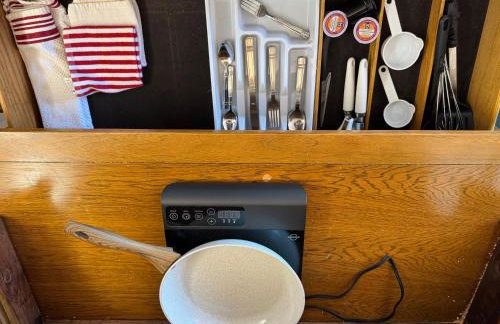 Stylish Container Home near 3 lakes and wineries - Photo 7