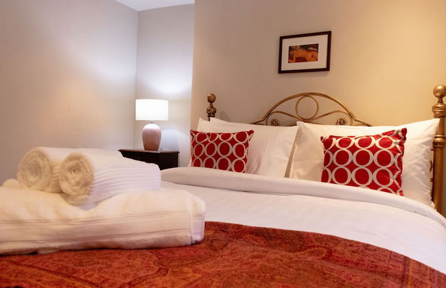 Trendy Two Bed Apartment With Private Garden - Foto 2