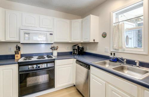 Well-Equipped Emerald Isle Townhome Pets Welcome! - Foto 9