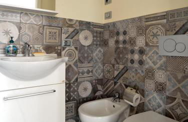 casa con mini piscina, giardino e area giochi per bambini - Foto 25