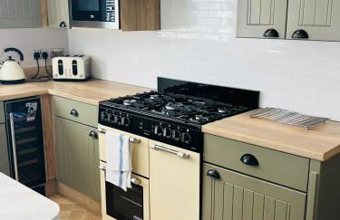 Hawthorne Villa with Hot Tub - Foto 5