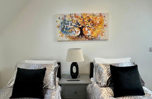 Glastonbury Sacred Vault, 1 Bedroom, Split-Level - Photo 9