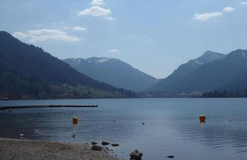 Maurers Schlierseetraum 1 hochwertige Erdgeschosswohnung mit allen Raffinessen erfreut sich auch Urlauber idealerweise für Paar mit Kindern geeignet und Vierbeiner Dank des tollen Zauns auf der Terrasse stylisch und edel von der Ausstattung mit 64 qm - Foto 27
