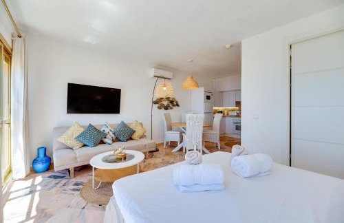 Sea Front Beach Studio Apartment - Foto 23
