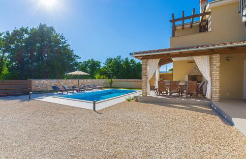 Villa David - luxurious secluded villa with a heated pool - Foto 31