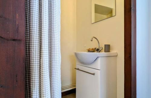 Évasion au cœur de Polignac : Charme et confort à deux pas du Puy-en-Velay - FR-1-582-382 - Foto 9