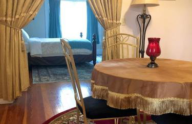 Historic Upstairs Apartment - Foto 5