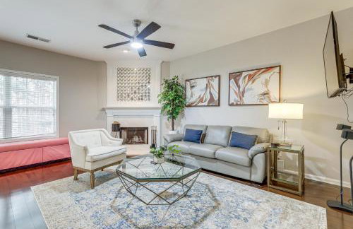 2 Mi to Suwanee Town Center Spacious Townhome - Foto 1