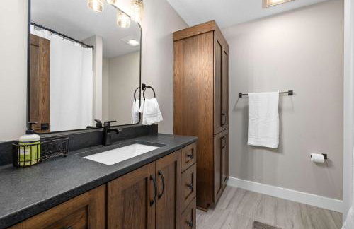 Luxury Modern Lodge Near Fort Wayne with River Views - Foto 15