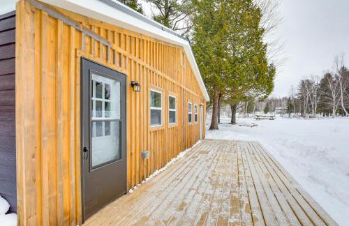2 Ponds and Trail Access Peaceful Cabin in Calumet! - Foto 22