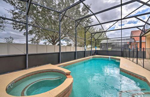 Spacious Family Home with Spa in Davenport! - Photo 40