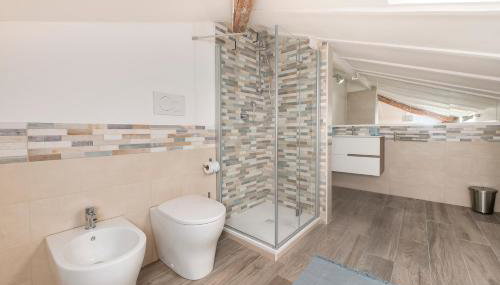 049 - Attico ELEGANTE, 10 minuti a piedi da MARE e SPIAGGIA - POSTO AUTO PRIVATO GRATIS, RISTRUTTURATO MARZO 2026 - Foto 5