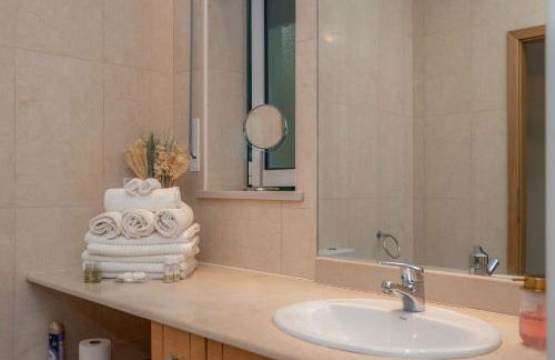 Atlantic Ocean 2BDR with Pool by LovelyStay - Foto 20