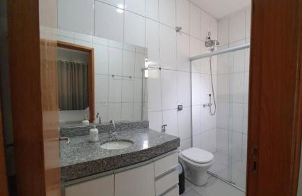 Suíte privativa com ar-condicionado l garagem l cozinha l centro - Foto 6