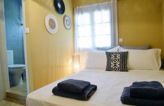 KRISSAIA SEASIDE SUITES - Photo 16