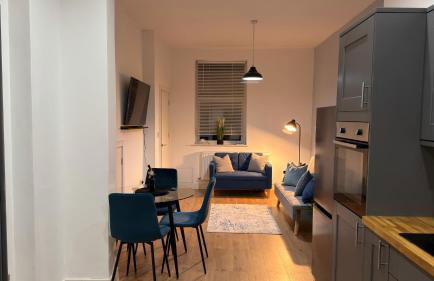 Home Near Etihad, Free Parking, Workplace & Garden - Foto 1