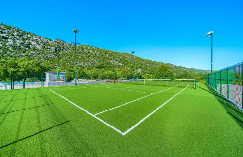 Villa Roglić with Pool and Outdoor Sports Area - Tennis, Mini Golf - Foto 55