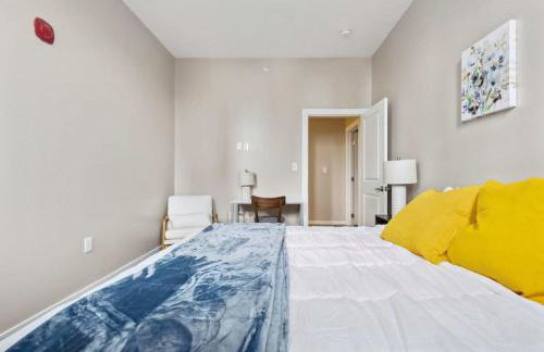 2BR Executive Downtown Apartment by ENVITAE - Foto 25