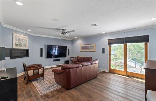 Tropic Bliss l Backyard Oasis l Mins to DNTN - Foto 20