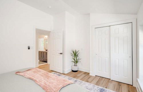 Modern 3 2 two Kings hot tub Fire pit 16min to Wine Trail Nearby Pickleball Courts Pools - Foto 73