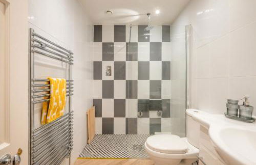 Brewhouse Flat - Photo 10