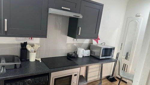 Spacious 2B Apt Zone 2 sleeps 4 F5 - Photo 3