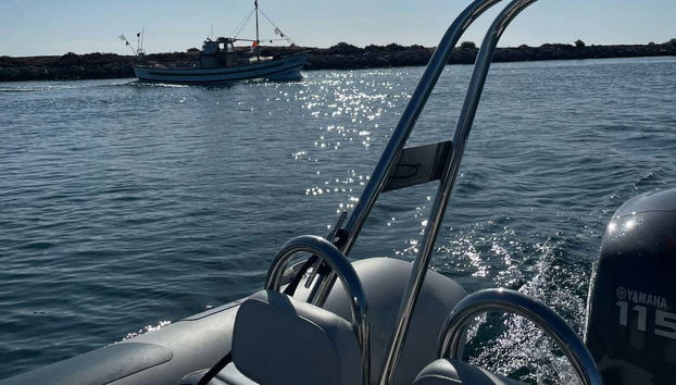 Lancha preparada para la travesía