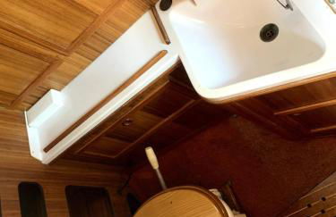 Notte in barca tra gioia e relax cullati dal mare - Foto 11