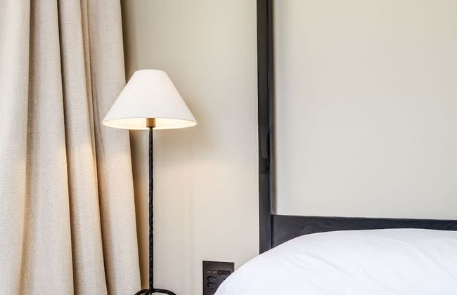 Experience Tranquility at Kelvin Urban Retreat - Photo 25