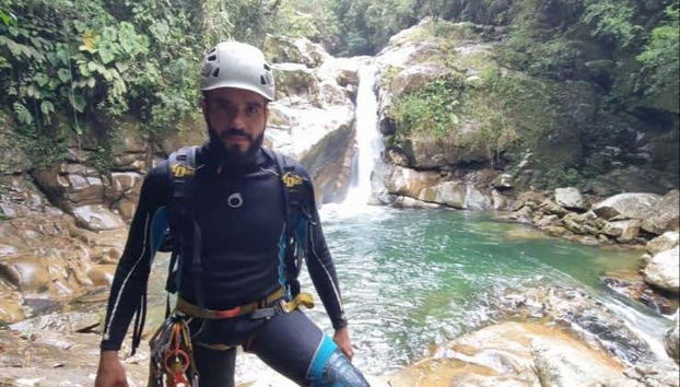 Una foto del recuerdo en el río Guatapé